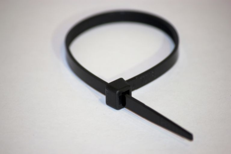 Kabelstrips i Beredskab og byggeri: En praktisk guide til effektiv fastgørelse og sikker lukning af sandsække